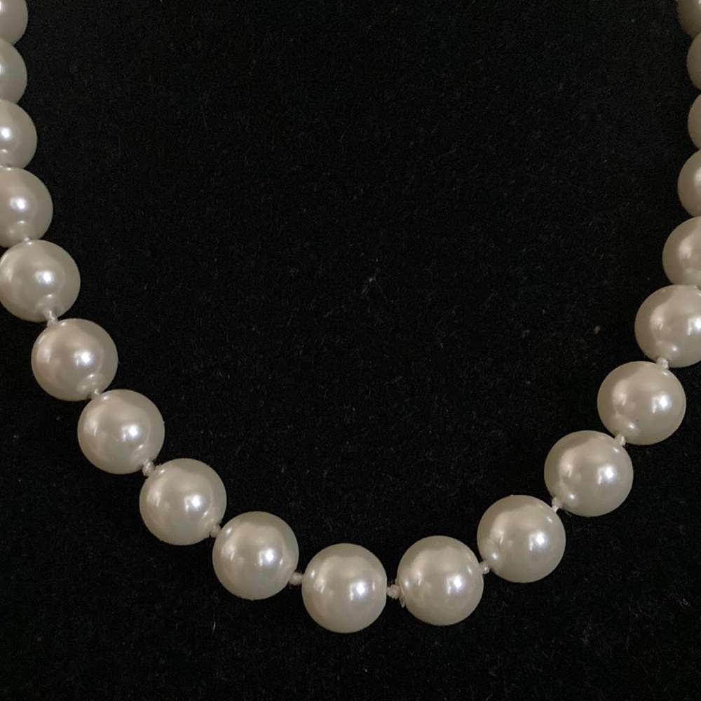 Classic White Pearl Beaded Necklace - Women Jewelry
